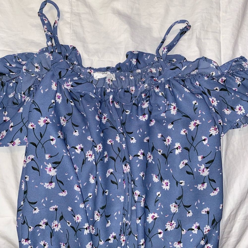 Cute blouse for spring.